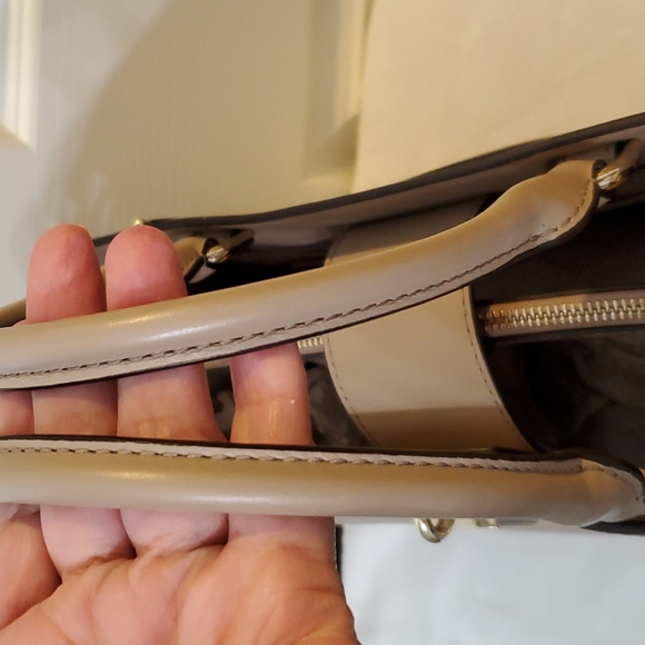 Michael Kors Large Gramercy Satchel - Picture 4 of 11